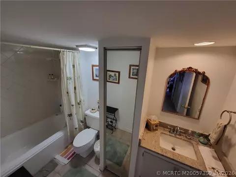 Bath - 5937 SE Riverboat Dr SE #616, Stuart, FL 34997 photo 3 of 3