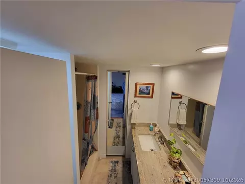 Bath - 5937 SE Riverboat Dr SE #616, Stuart, FL 34997 photo 1 of 3