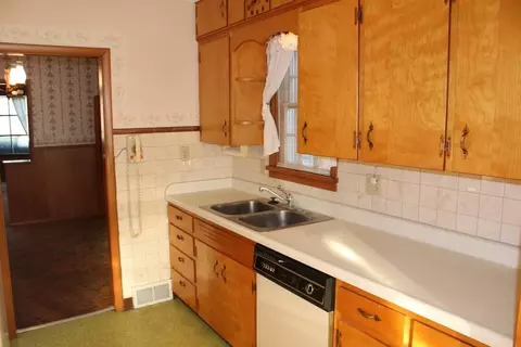 523 Wright St, Corry, PA 16407 photo 7