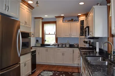 47 E Smith St, Corry, PA 16407 photo 7