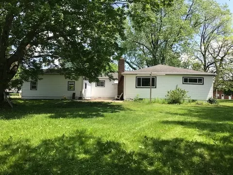 563 E Wayne St, Corry, PA 16407 photo 2