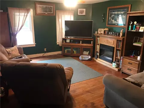 312 Delaware St, Corry, PA 16407 photo 4