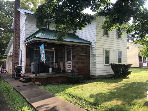 312 Delaware St, Corry, PA 16407 photo 1