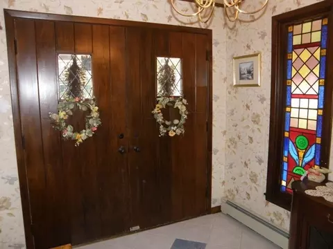 680 Wayne St, Corry, PA 16407 photo 2
