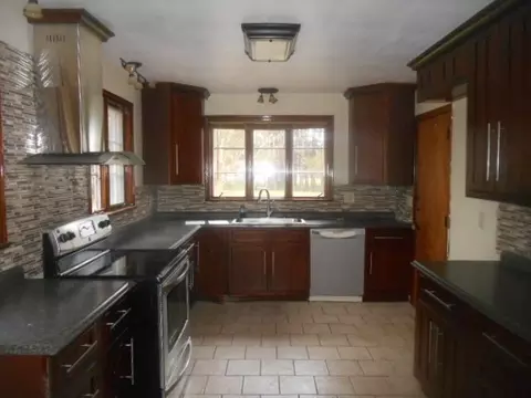639 Wright St, Corry, PA 16407 photo 6