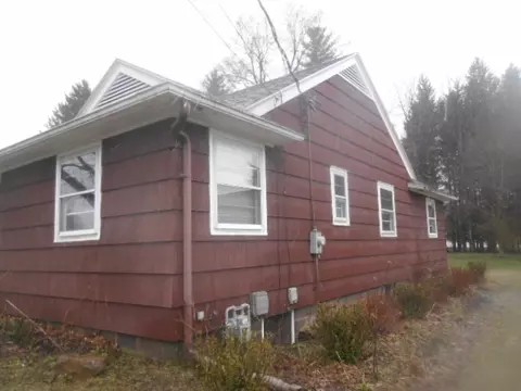 639 Wright St, Corry, PA 16407 photo 3