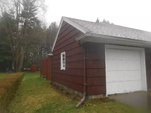 639 Wright St, Corry, PA 16407 photo 2