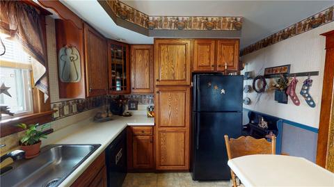 45 E Bond St, Corry, PA 16407 photo 13
