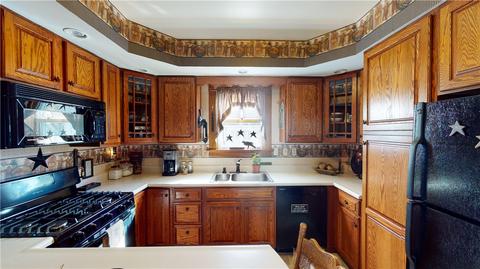 45 E Bond St, Corry, PA 16407 photo 12