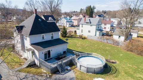 45 E Bond St, Corry, PA 16407 photo 4