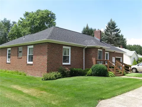 854 E Main St, Corry, PA 16407 photo 2