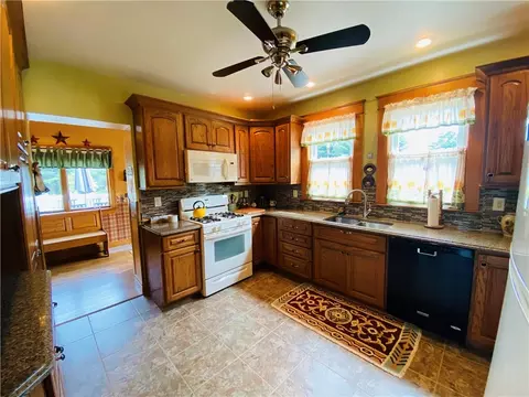 1025 E Main St, Corry, PA 16407 photo 9