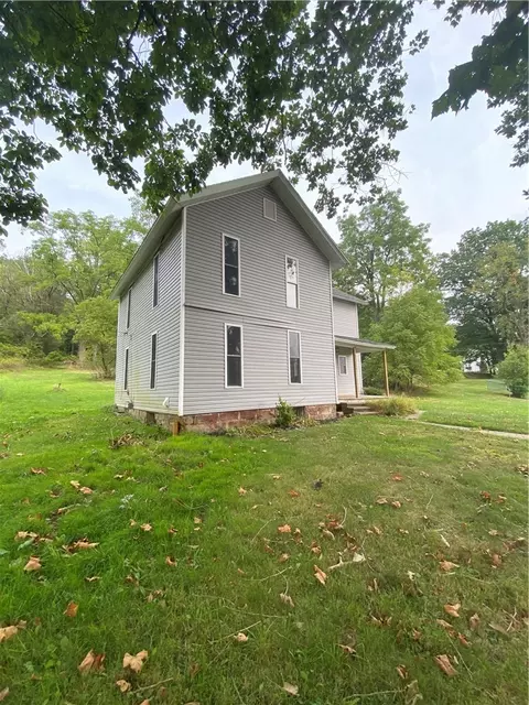 446 Phillips St, Warren, PA 16365 photo 11