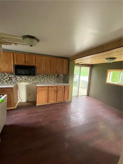 446 Phillips St, Warren, PA 16365 photo 2