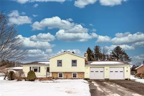 680 Wright St, Corry, PA 16407 photo 2