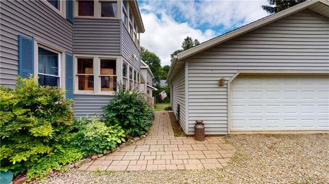 53 E Pleasant St, Corry, PA 16407 photo 4