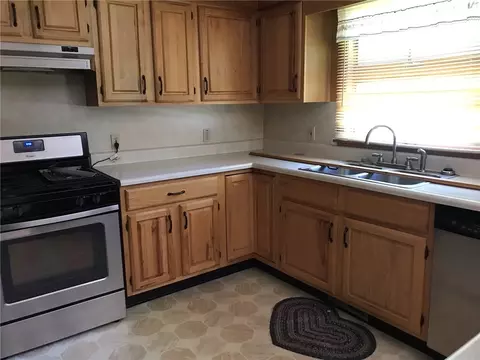 636 Wright St, Corry, PA 16407 photo 3