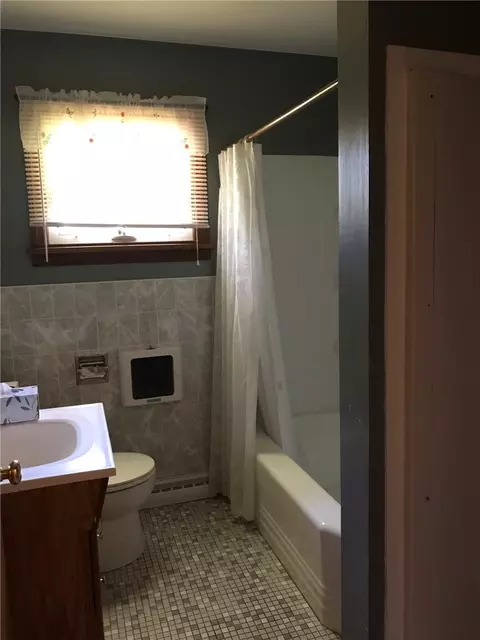 636 Wright St, Corry, PA 16407 photo 8
