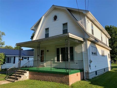 138 E Frederick St, Corry, PA 16407 photo 2