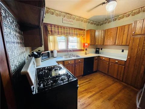 534 Wright St, Corry, PA 16407 photo 11