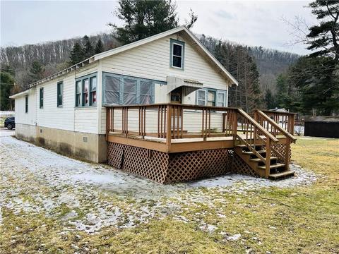 240 Nathaniel Ln, Irvine, PA 16329 photo 1