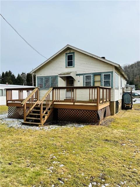 240 Nathaniel Ln, Irvine, PA 16329 photo 2