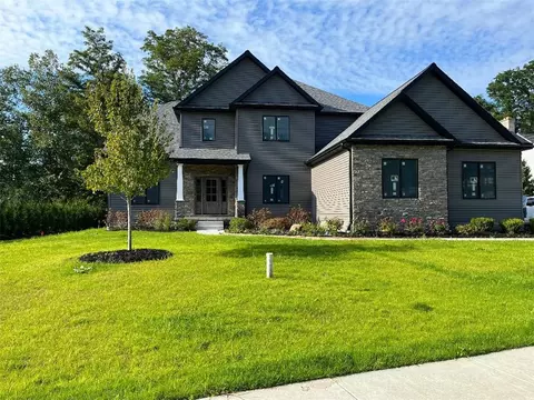 4826 S Wayside Dr, Erie, PA 16505