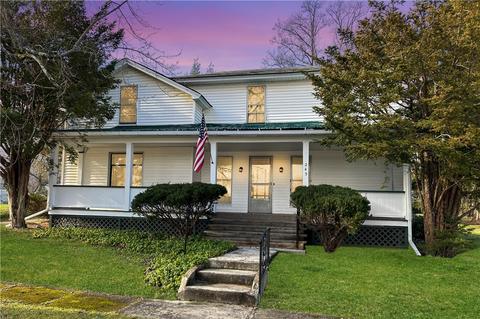 245 S Fifth St, Conneaut Lake, PA 16316