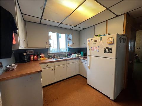 312 E Smith St, Corry, PA 16407 photo 3