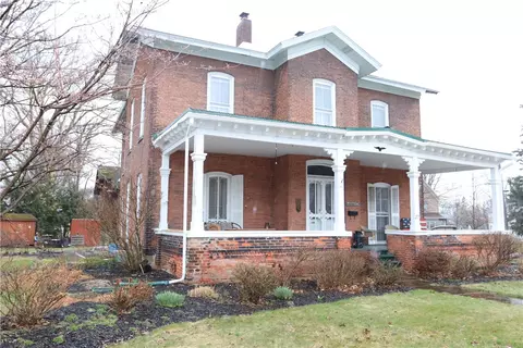 27 Robinson St, North East, PA 16428