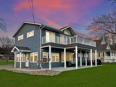 11434 N Shore Dr, Conneaut Lake, PA 16316