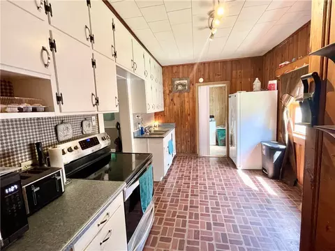 743 E Main St, Corry, PA 16407 photo 9