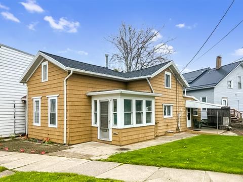 2645 Myrtle St, Erie, PA 16508
