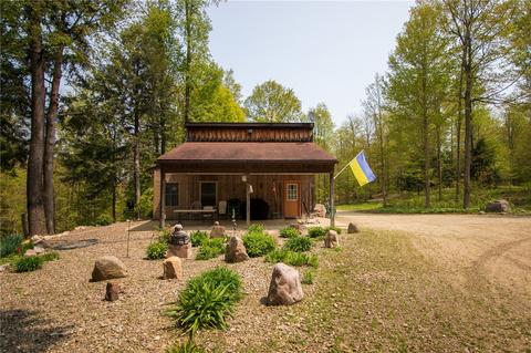 9848-50 Jones Rd, Erie, PA 16510