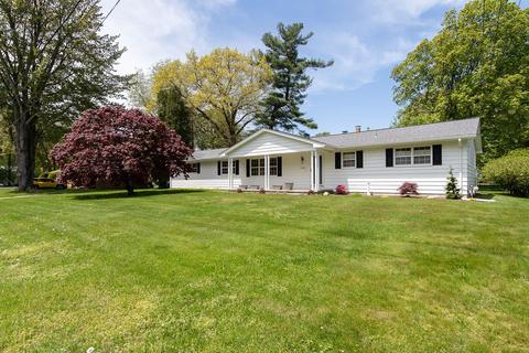 6752 Alan Ln, Fairview, PA 16415