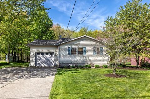 876 Walbridge Rd, Erie, PA 16511