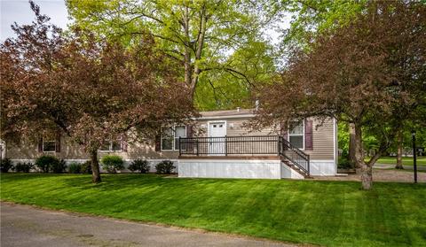 3752 N Hermitage Rd #184, Transfer, PA 16154