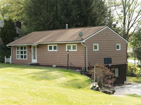 423 Moreland Dr, Franklin, PA 16323