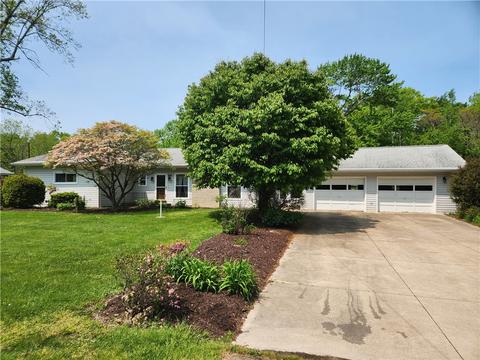 950 Avonia Rd, Fairview, PA 16415
