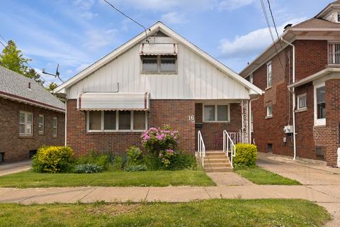 16 E 32nd St, Erie, PA 16504