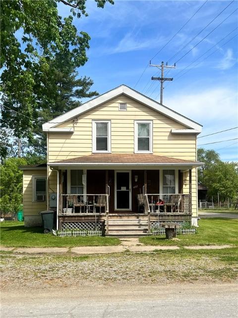 402 Center St, Conneautville, PA 16406
