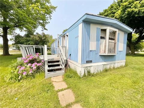 5325 Loomis St, North East, PA 16428