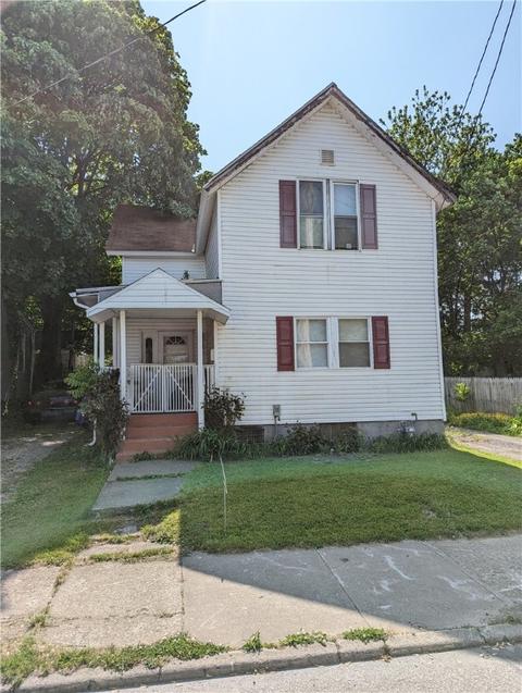 1018 Wayne St, Erie, PA 16503