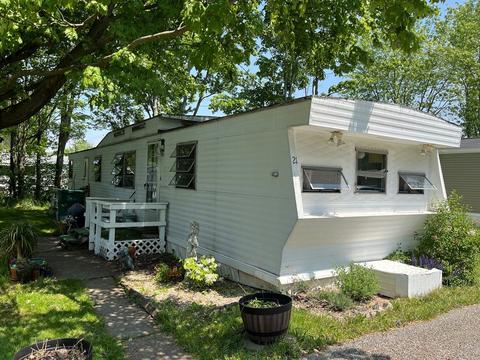 21 Aspen Dr, Mckean, PA 16426