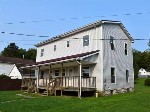 226-228 S Pymatuning St, Linesville, PA 16424