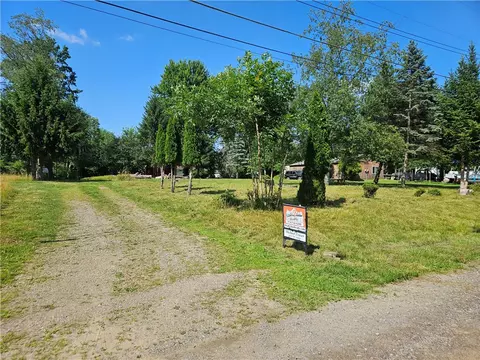 1572 Park Dr, Jamestown, PA 16134