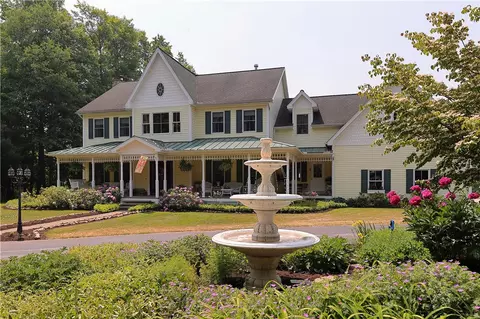 9380 Hedderick Dr, Waterford, PA 16441