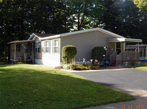 421 Holly Park Dr, Erie, PA 16509