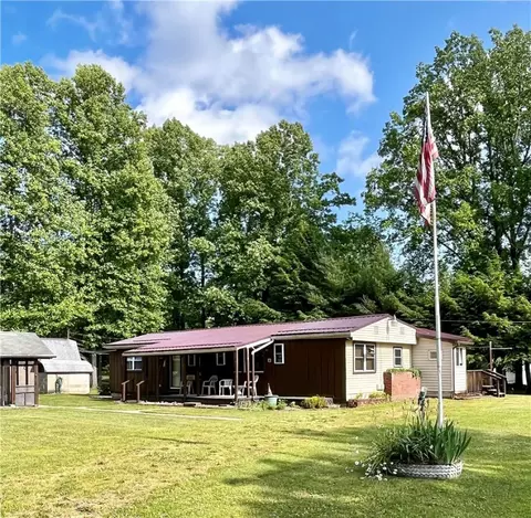 3443 Elm Dr, Linesville, PA 16424