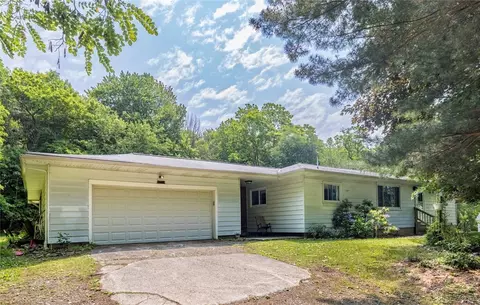 3489 Reichert Rd, Erie, PA 16509
